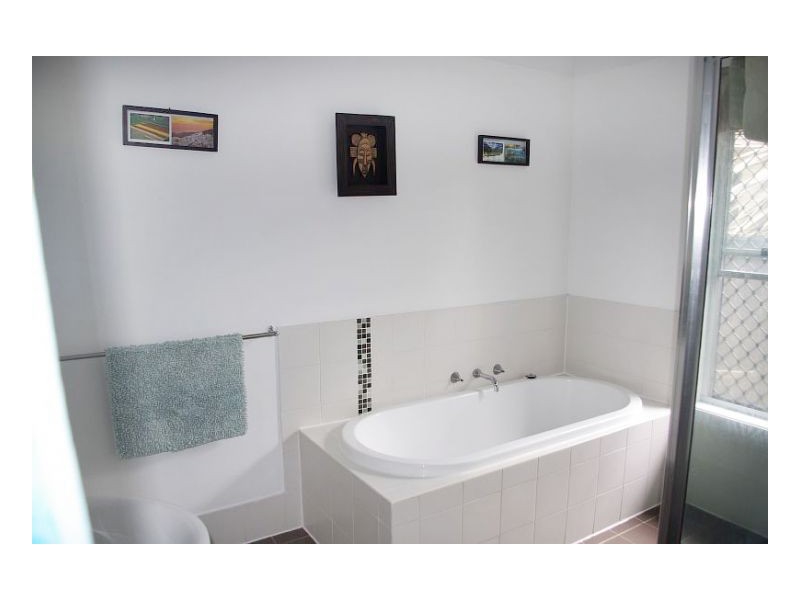 38 Ivy Crescent, Old Bar NSW 2430