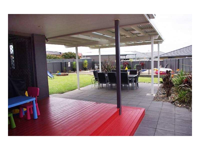38 Ivy Crescent, Old Bar NSW 2430