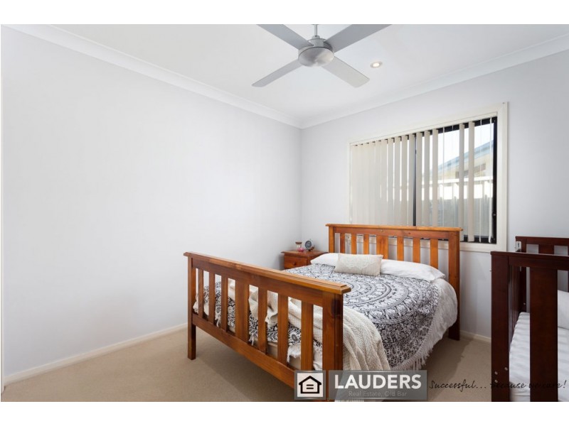 12 Ivy Crescent, Old Bar NSW 2430
