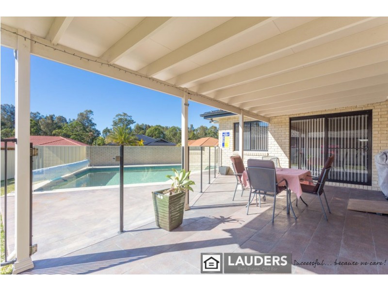 12 Ivy Crescent, Old Bar NSW 2430