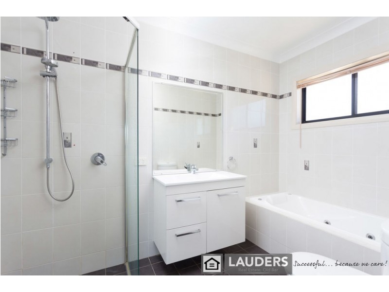 12 Ivy Crescent, Old Bar NSW 2430