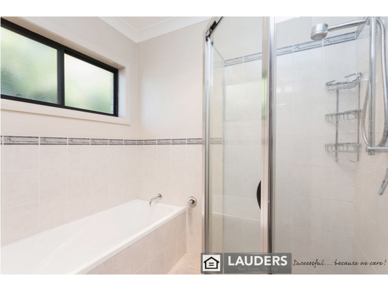 12 Ivy Crescent, Old Bar NSW 2430
