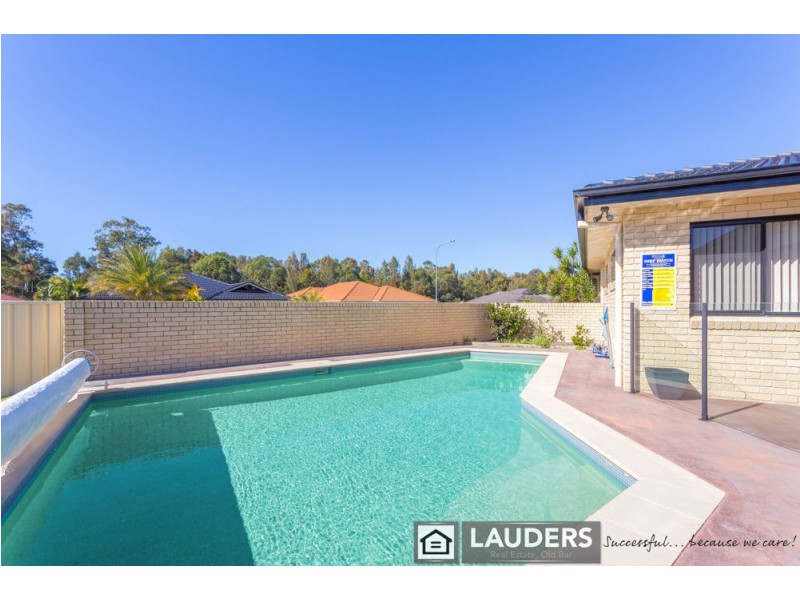 12 Ivy Crescent, Old Bar NSW 2430