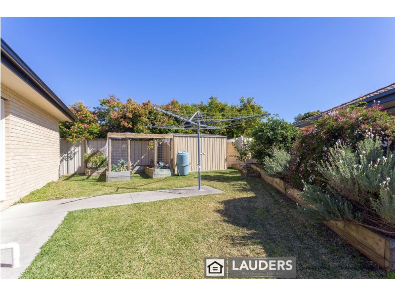 12 Ivy Crescent, Old Bar NSW 2430