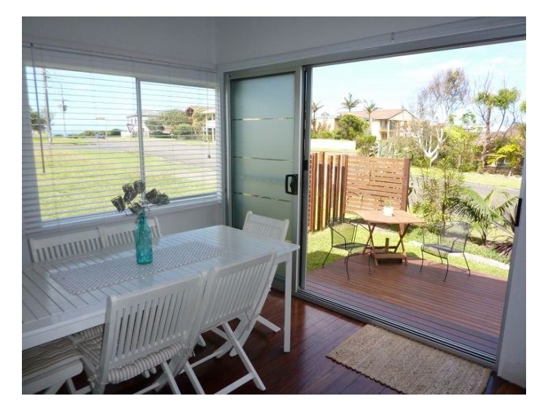 5 Pacific Street, Wallabi Point NSW 2430