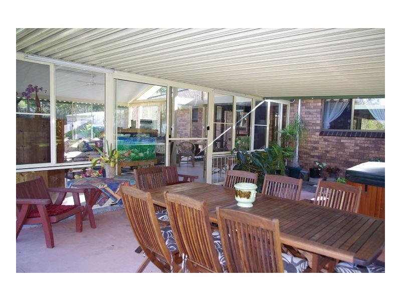5 Kolinda Drive, Old Bar NSW 2430