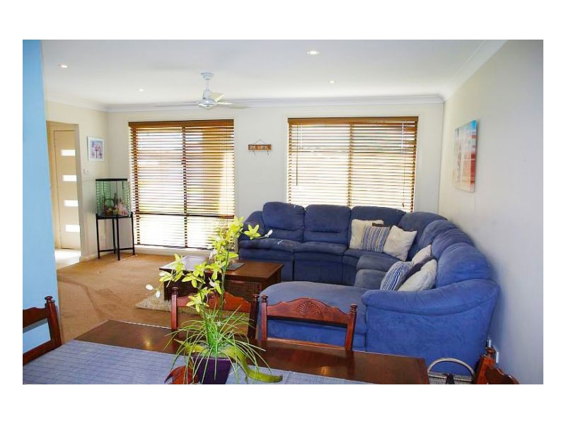 15 Yellowfin Avenue, Old Bar NSW 2430