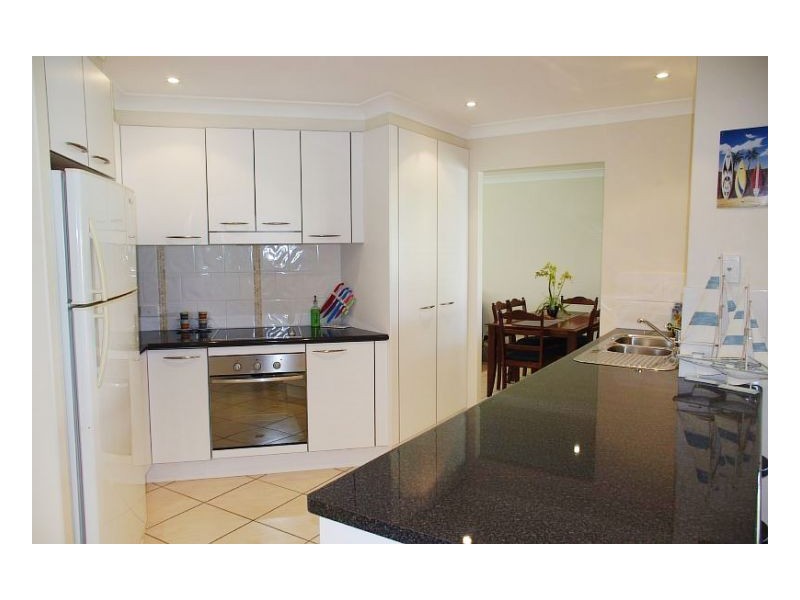 15 Yellowfin Avenue, Old Bar NSW 2430