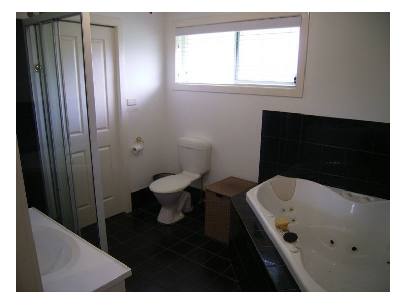 18 South Heron Road, Old Bar NSW 2430