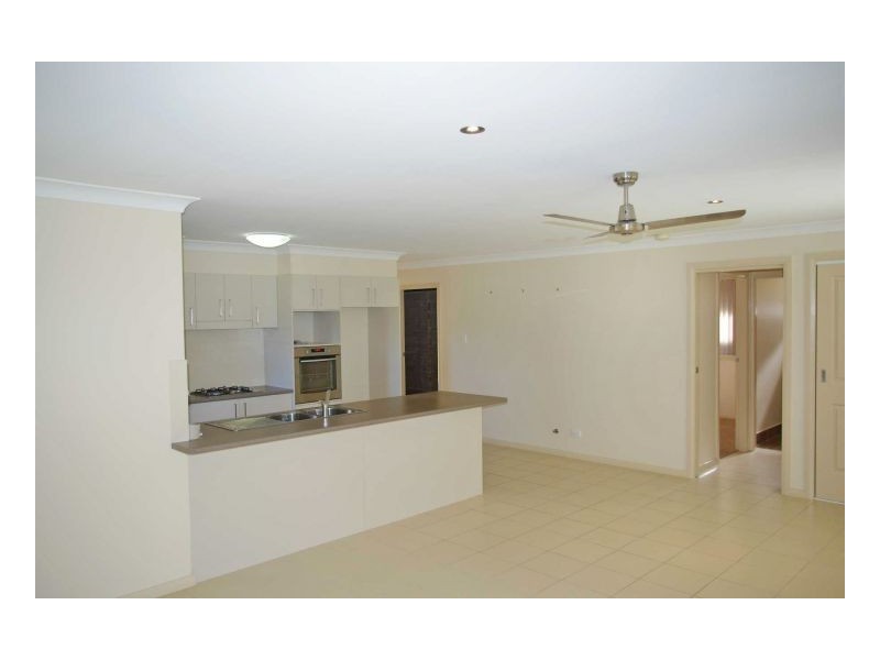 2a Eagle Close, Old Bar NSW 2430