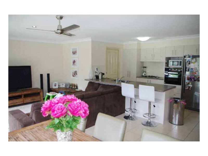 2a Eagle Close, Old Bar NSW 2430