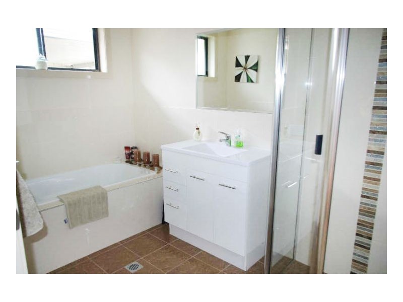 2a Eagle Close, Old Bar NSW 2430