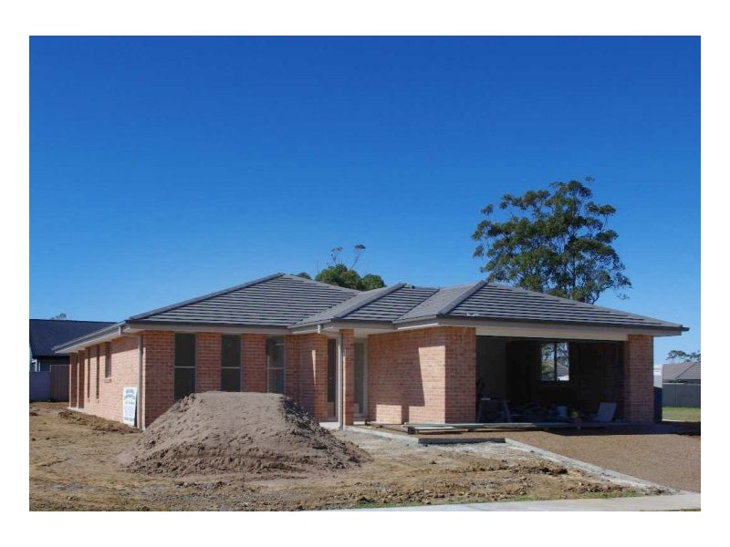 44 Albatross Way, Old Bar NSW 2430