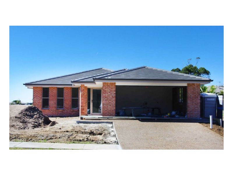 44 Albatross Way, Old Bar NSW 2430