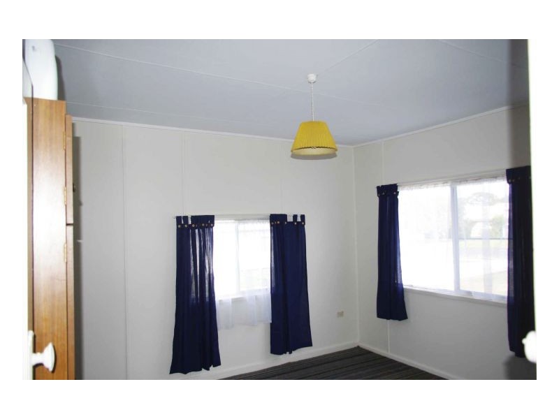 77 Old Bar Road, Old Bar NSW 2430