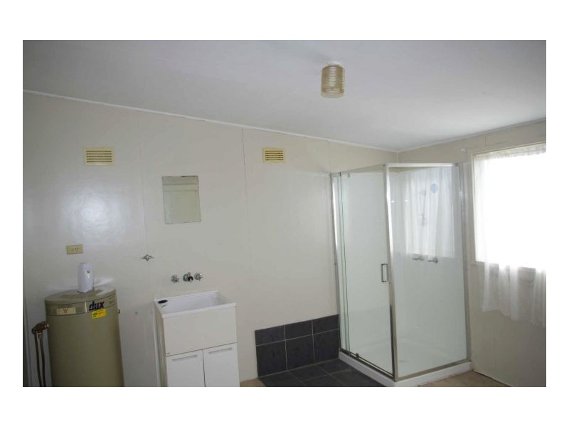 77 Old Bar Road, Old Bar NSW 2430