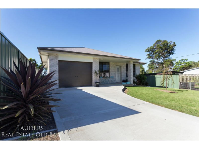 75 Old Bar Rd, Old Bar NSW 2430