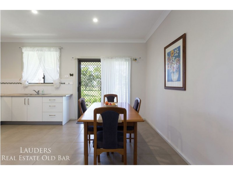 75 Old Bar Rd, Old Bar NSW 2430