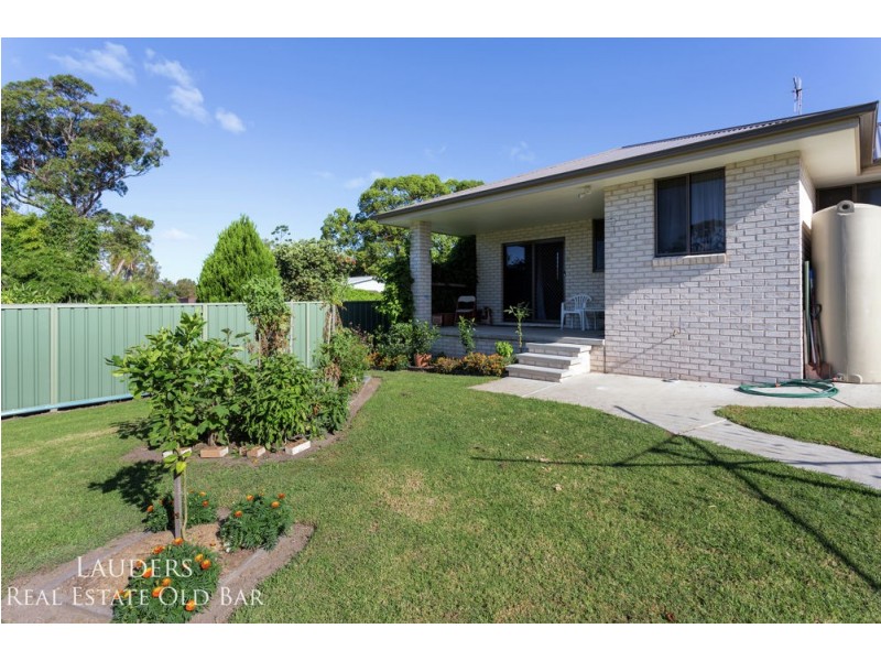 75 Old Bar Rd, Old Bar NSW 2430