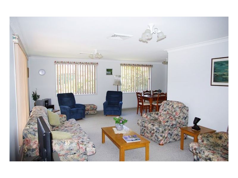 27 Wyden Street, Old Bar NSW 2430