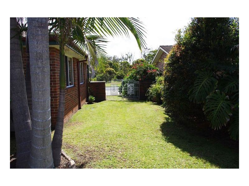 27 Wyden Street, Old Bar NSW 2430