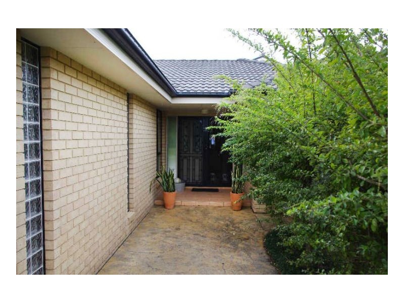 15 Rosier Place, Old Bar NSW 2430