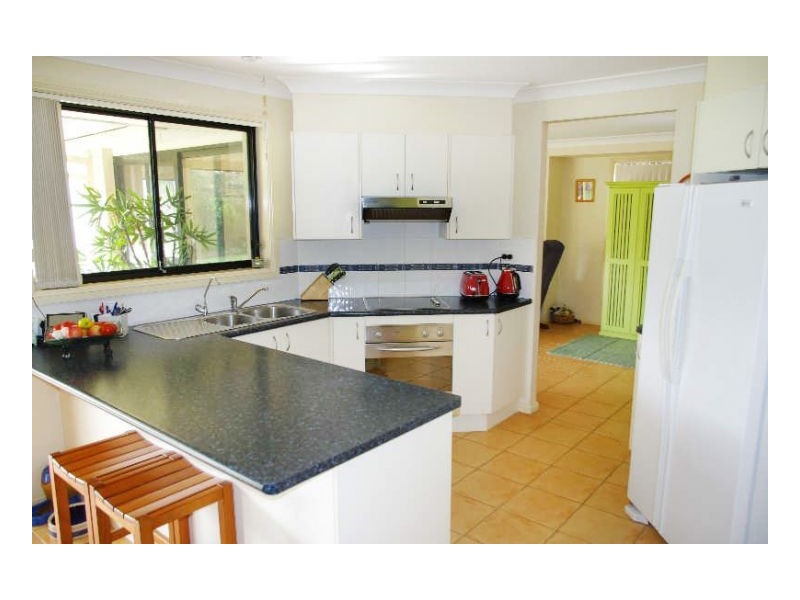15 Rosier Place, Old Bar NSW 2430