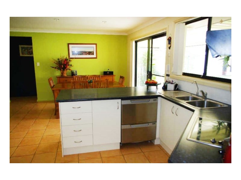 15 Rosier Place, Old Bar NSW 2430