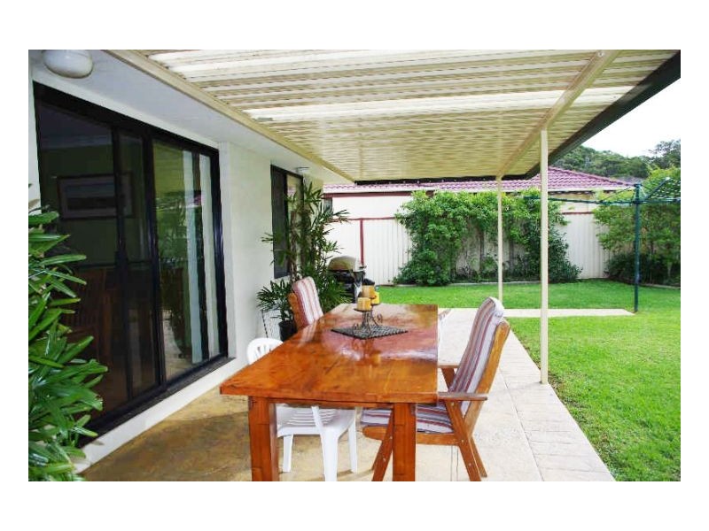 15 Rosier Place, Old Bar NSW 2430