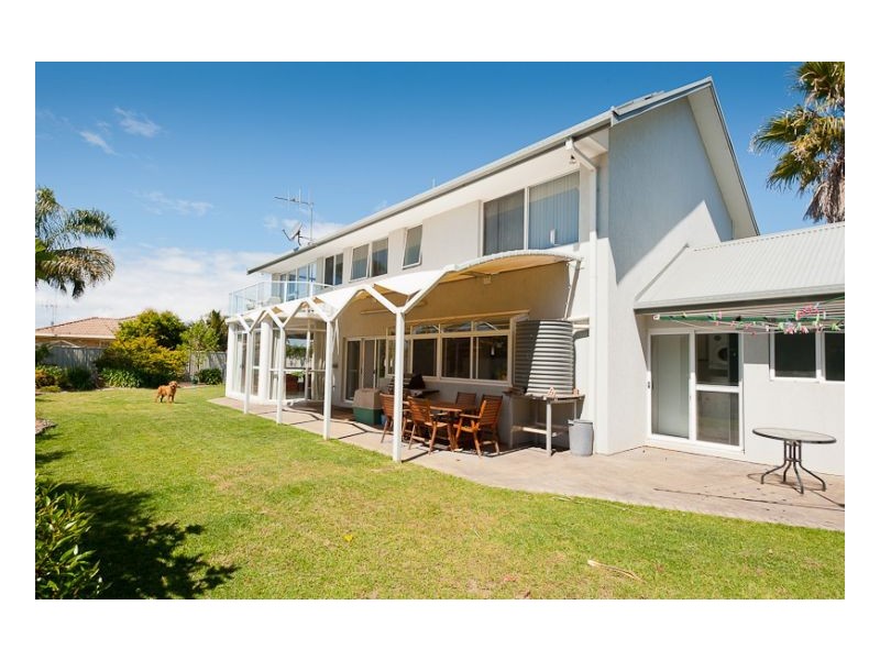 11 Laurina Close, Old Bar NSW 2430
