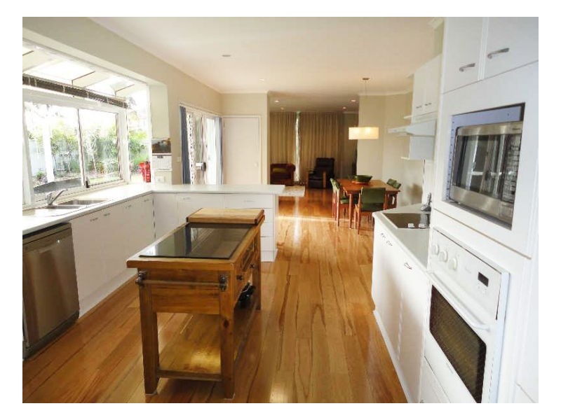 11 Laurina Close, Old Bar NSW 2430