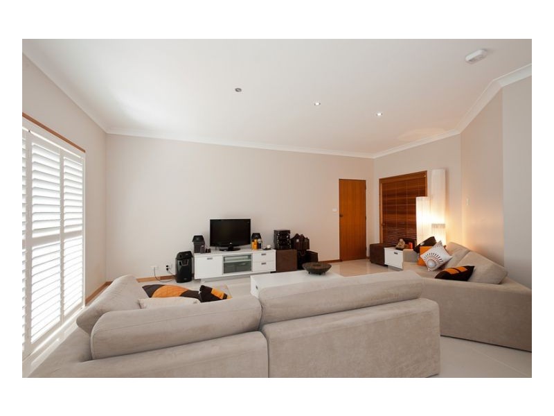 3 Kamala Close, Old Bar NSW 2430