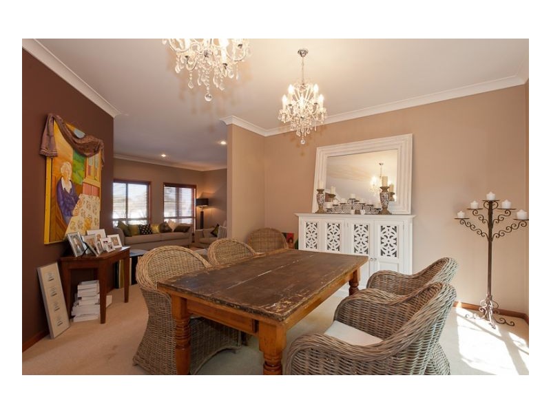 3 Kamala Close, Old Bar NSW 2430