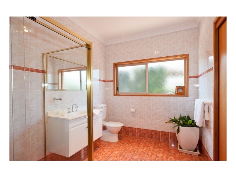 3 Kamala Close, Old Bar NSW 2430