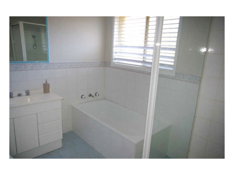 28 Hall Street, Old Bar NSW 2430