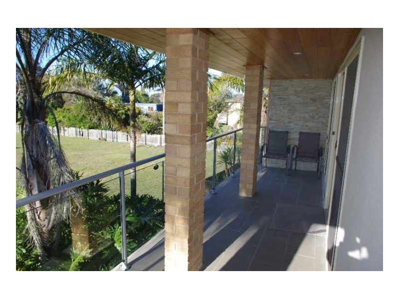 28 Hall Street, Old Bar NSW 2430