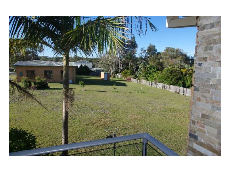 28 Hall Street, Old Bar NSW 2430