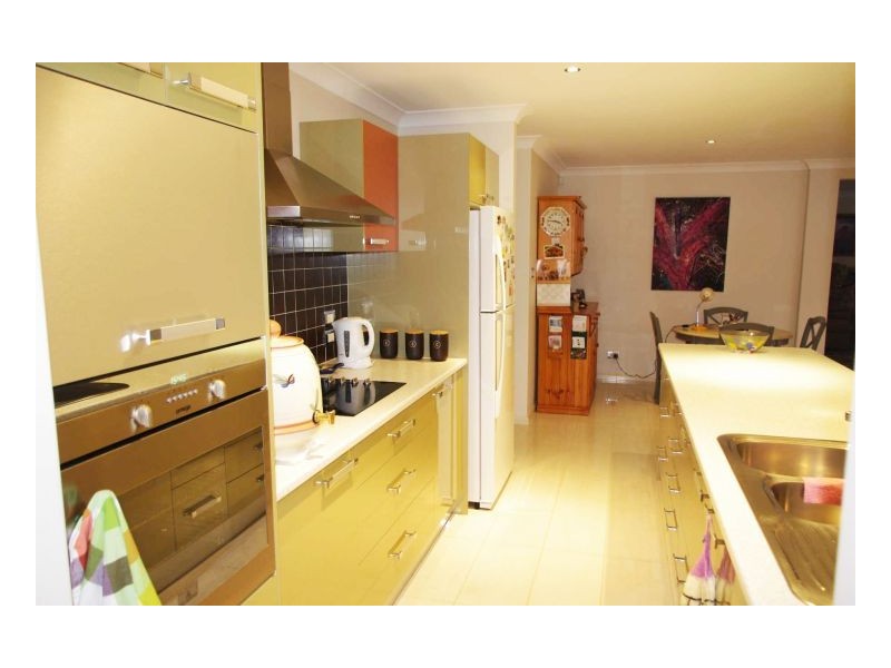 37 Albatross Way, Old Bar NSW 2430