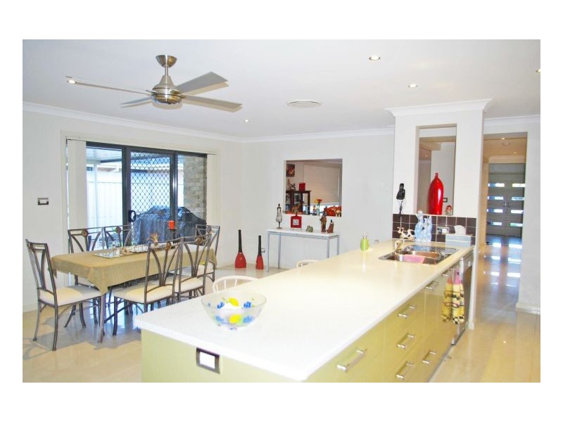 37 Albatross Way, Old Bar NSW 2430