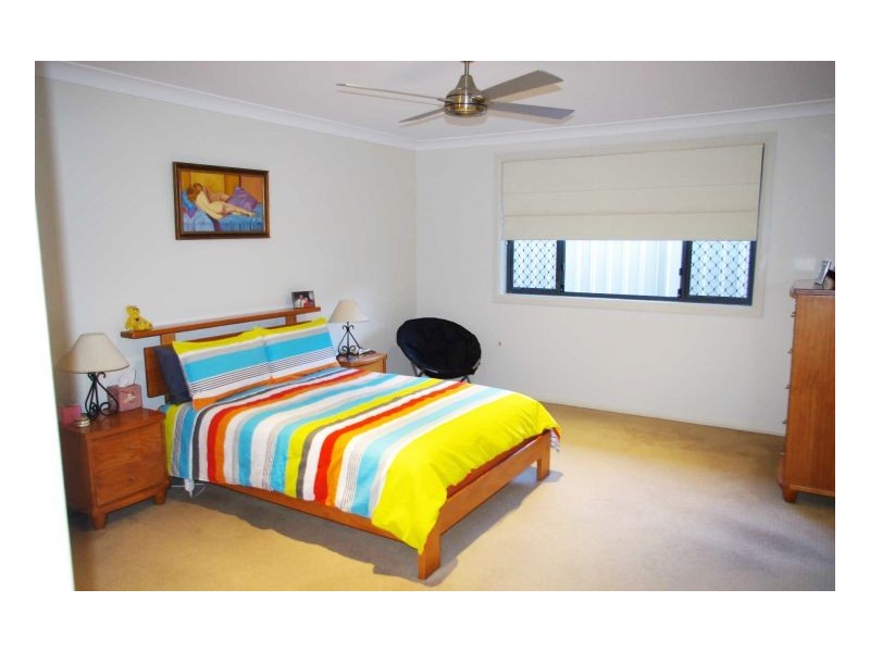 37 Albatross Way, Old Bar NSW 2430