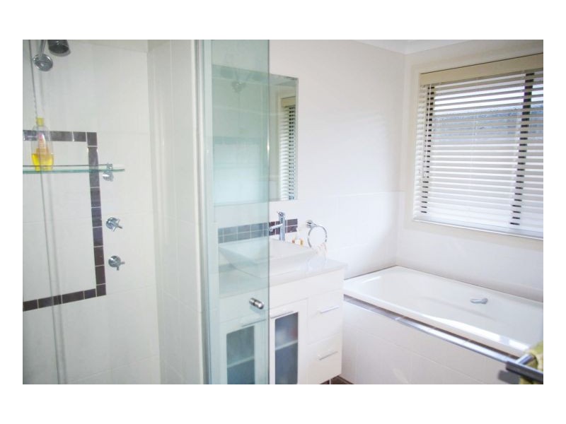 37 Albatross Way, Old Bar NSW 2430