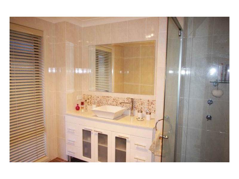 37 Albatross Way, Old Bar NSW 2430