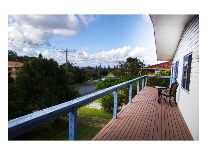 16 Old Bar Road, Old Bar NSW 2430