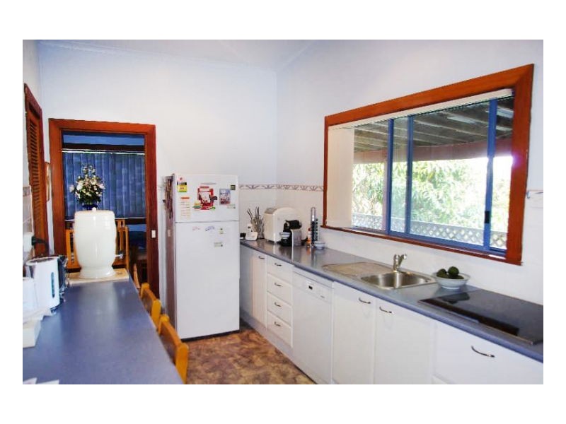16 Old Bar Road, Old Bar NSW 2430