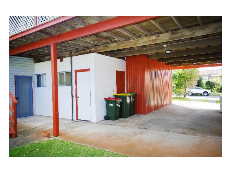 16 Old Bar Road, Old Bar NSW 2430