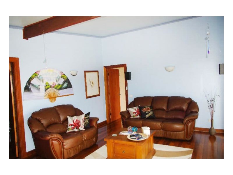 16 Old Bar Road, Old Bar NSW 2430