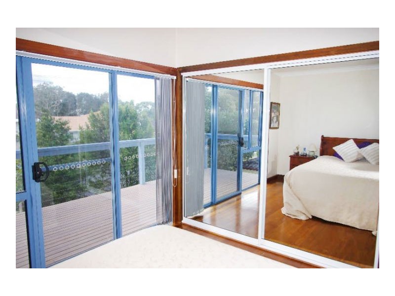16 Old Bar Road, Old Bar NSW 2430