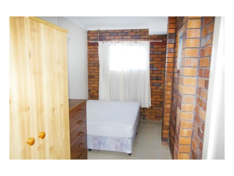 16 Old Bar Road, Old Bar NSW 2430