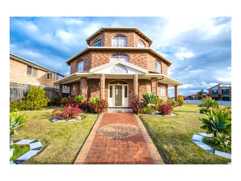 12 Beach Street, Wallabi Point NSW 2430