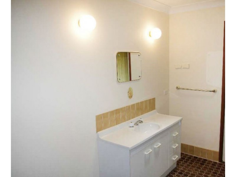 1 Richardson Street, Old Bar NSW 2430